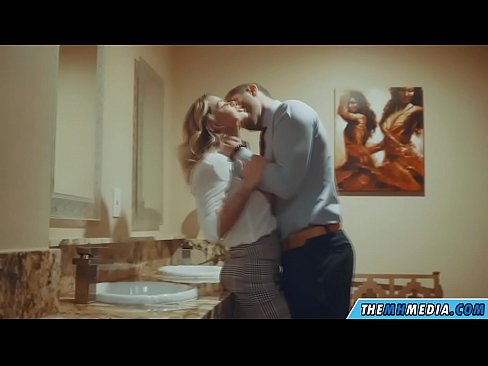 ❤️ Když vás na veřejných záchodcích svádí prsatá blondýna. ❌ Super sex u porna cs.virtsextor.ru ❌